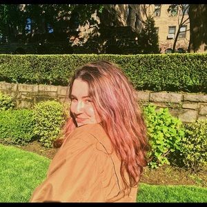 Meet your Posher, Lea